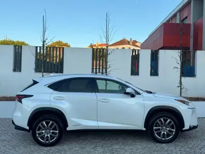 Lexus NX 300h 2014 - 23750 EUR, 66500 km - AUTO.MOTO.pt - 66500km - foto 11 de 29