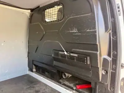 Ford Transit Costum 2021 - 19965 EUR, 121500 km - AUTO.MOTO.pt - 121500km - foto 16 de 18