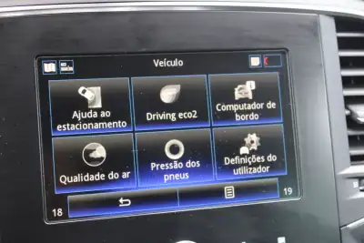 Renault Mégane 2020 - 13990 EUR, 180000 km - AUTO.MOTO.pt - 180000km - foto 26 de 29