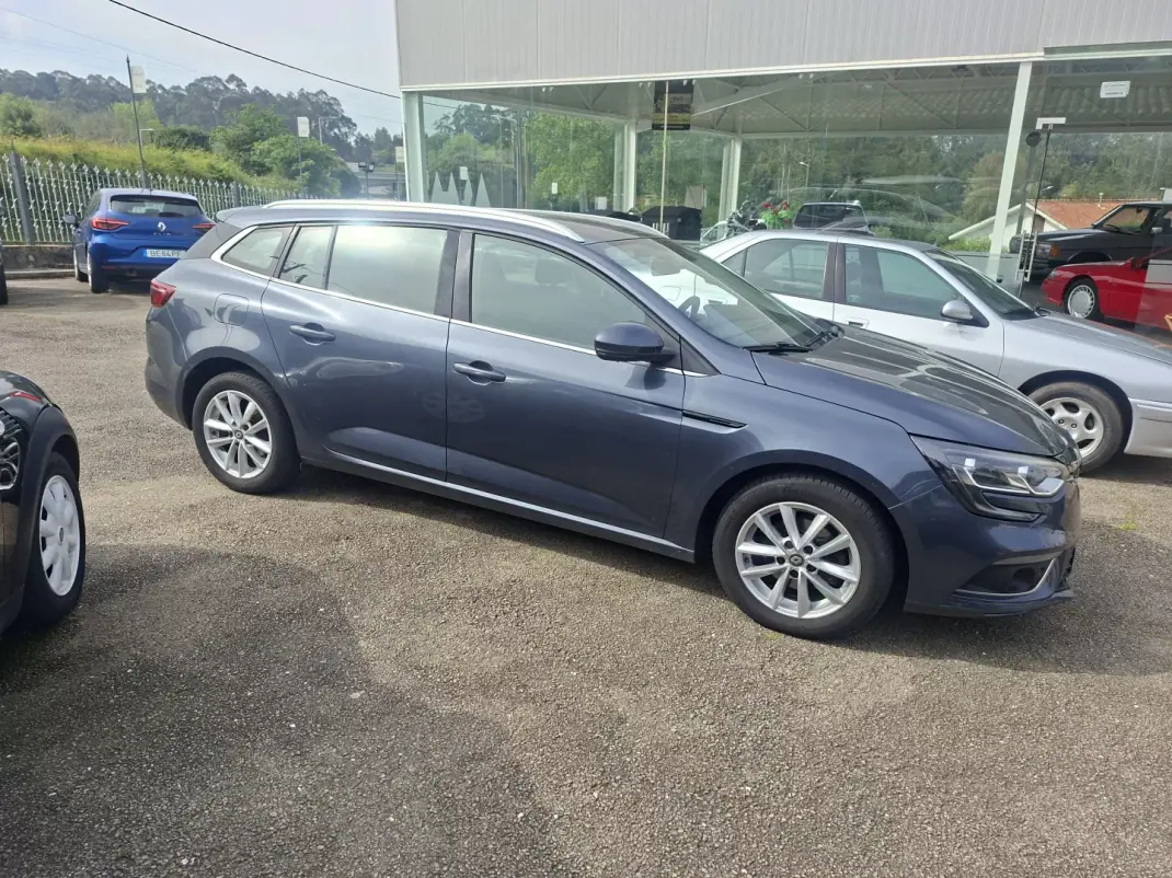 Renault Mégane Sport Tourer 2017 - 11530 EUR, 167840 km - AUTO.MOTO.pt - 167840km - foto 3 de 31