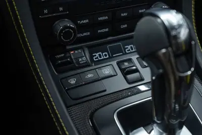 Porsche 718 Cayman 2021 - 134950 EUR, 23000 km - AUTO.MOTO.pt - 23000km - foto 38 de 41