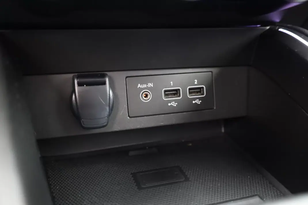 Renault Clio 2023 - 15950 EUR, 52147 km - AUTO.MOTO.pt - 52147km - foto 45 de 45