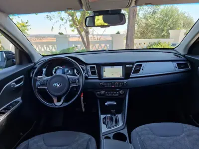 Kia Niro 2019 - 17900 EUR, 74459 km - 74459km - foto 7 de 26