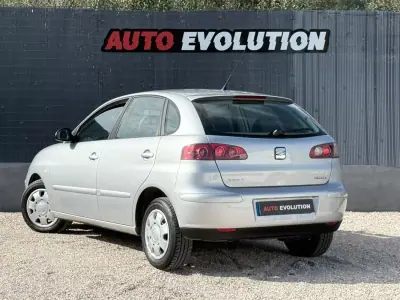 SEAT Ibiza 2003 - 3750 EUR, 219900 km - AUTO.MOTO.pt - 219900km - foto 3 de 13