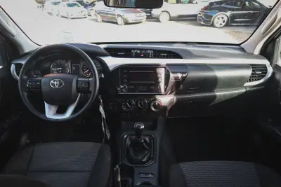 Toyota Hilux 2023 - 44900 EUR, 17280 km - AUTO.MOTO.pt - 17280km - foto 2 de 25