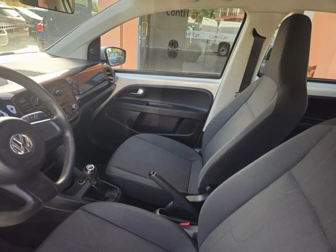 Volkswagen Up! 2012 - 5750 EUR, 151158 km - 151158km - foto 7 de 11