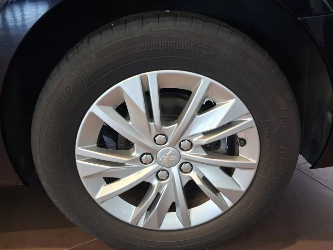 Peugeot 508 2021 - 19000 EUR, 86750 km - 86750km - foto 22 de 38