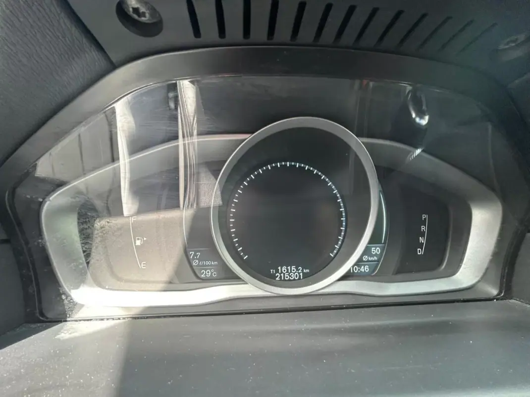Volvo XC 70 2015 - 14990 EUR, 215301 km - 215301km - foto 12 de 19