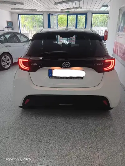 Toyota Yaris 2021 - 15950 EUR, 145000 km - 145000km - foto 8 de 19