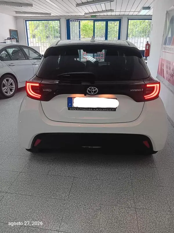 Toyota Yaris 2021 - 15950 EUR, 145000 km - 145000km - foto 8 de 19