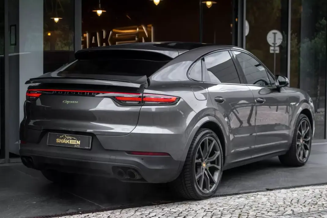Porsche Cayenne Coupé 2020 - 69890 EUR, 126171 km - AUTO.MOTO.pt - 126171km - foto 4 de 45