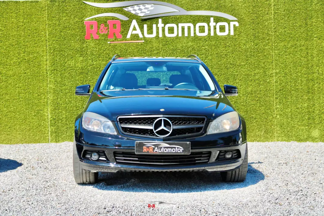 Mercedes-Benz C 200 2010 - 10990 EUR, 290000 km - AUTO.MOTO.pt - 290000km - foto 4 de 24