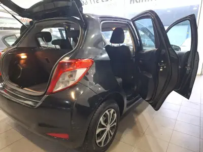 Toyota Yaris 2012 - 7900 EUR, 160000 km - AUTO.MOTO.pt - 160000km - foto 3 de 16