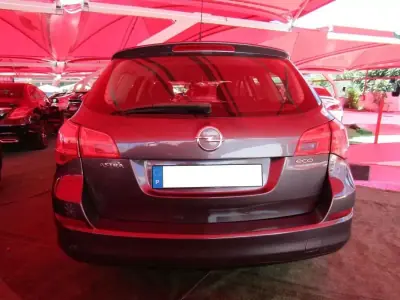 Opel Astra Sports Tourer 2012 - 6950 EUR, 245329 km - foto 4 de 14