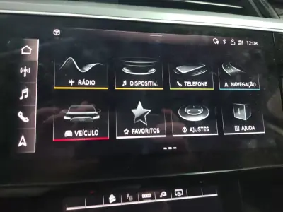 Audi e-tron 2020 - 25900 EUR, 87000 km - AUTO.MOTO.pt - 87000km - foto 5 de 17