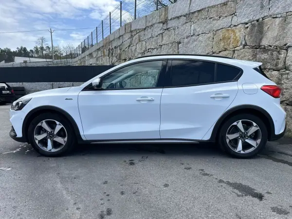 Ford Focus 2019 - 13990 EUR, 83000 km - AUTO.MOTO.pt - 83000km - foto 6 de 51