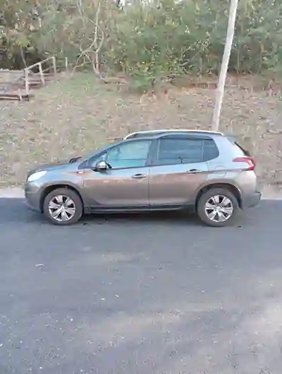 Peugeot 2008 2017 - 10500 EUR, 97500 km - foto 3 de 12