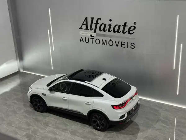 Renault Arkana 1.6 Hybrid E-Tech R.S. Line 2022 Hybrid (Petrol)
