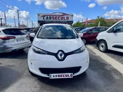 Renault Zoe 2019 - 12750 EUR, 46662 km - AUTO.MOTO.pt - 46662km - foto 3 de 32