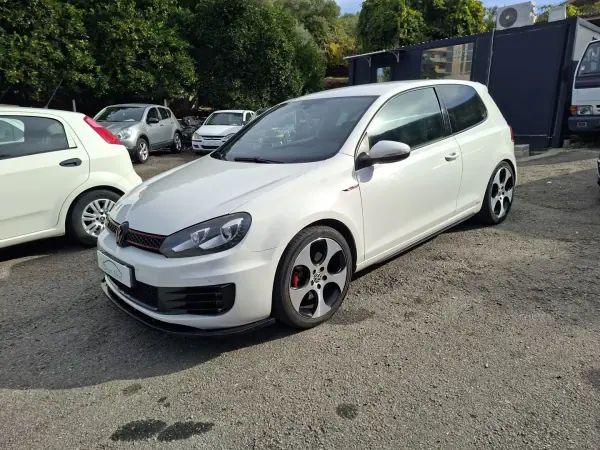 Volkswagen Golf 2.0 GTI DSG 2012 Petrol — 176 479 km Volkswagen Golf 2.0 GTI DSG 2012 Petrol