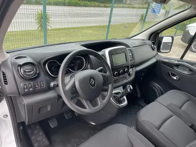 Renault Trafic 2.0 dCi IVA Dedutível 2020 - 17450 EUR, 131000 km - AUTO.MOTO.pt - 131000km - foto 17 de 35