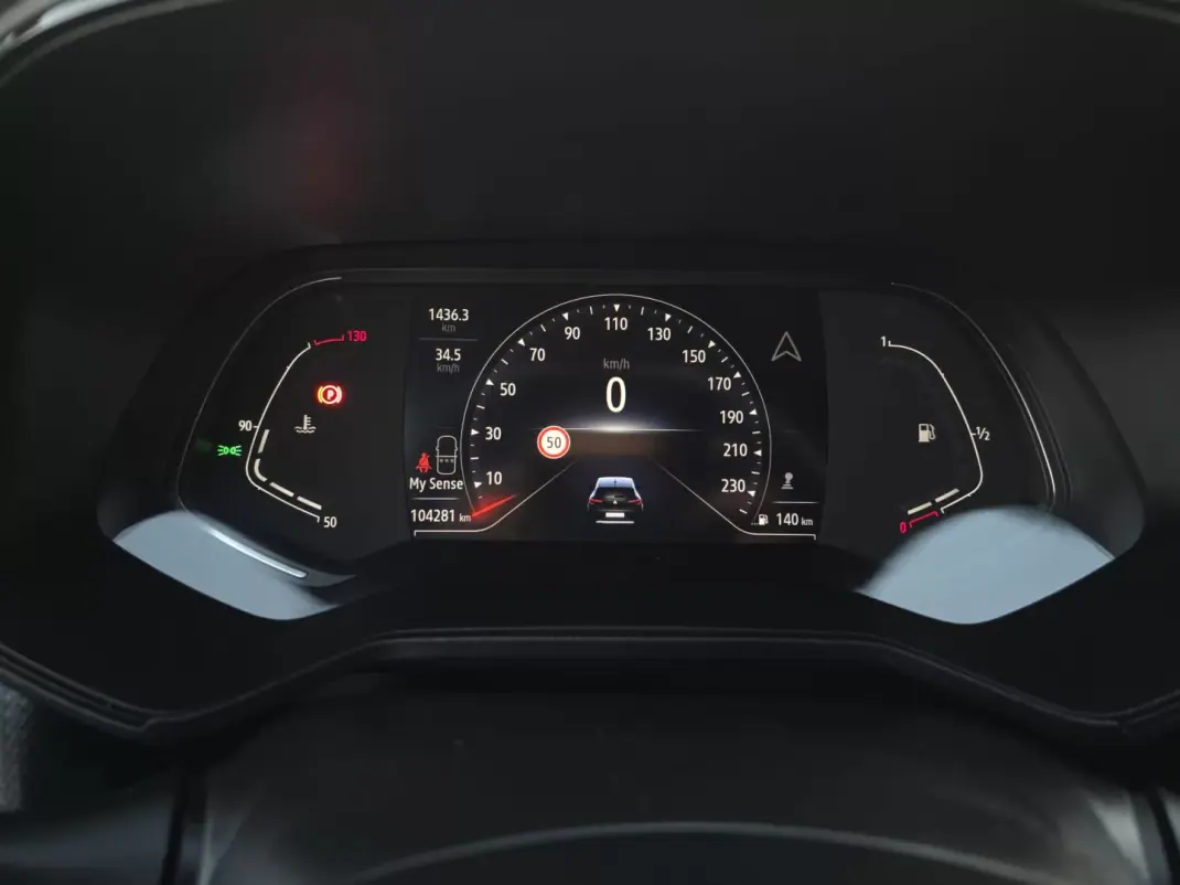 Renault Clio 2022 - 14500 EUR, 104000 km - AUTO.MOTO.pt - 104000km - foto 20 de 43