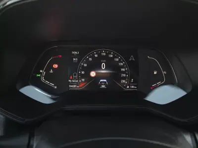 Renault Clio 2022 - 14500 EUR, 104000 km - AUTO.MOTO.pt - 104000km - foto 20 de 43