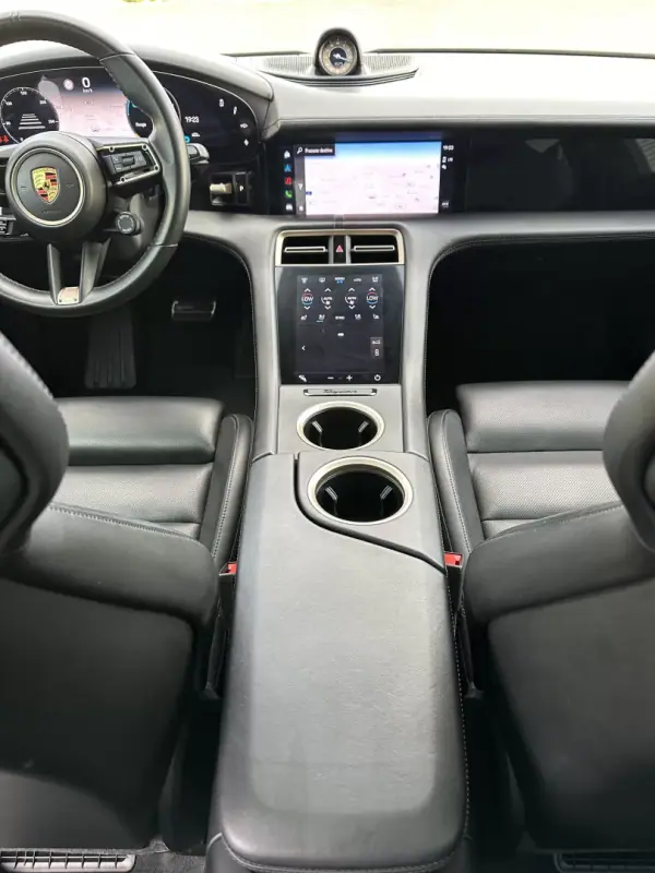 Porsche Taycan 2021 - 99900 EUR, 66000 km - AUTO.MOTO.pt - 66000km - foto 61 de 71