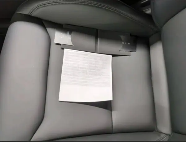 Tesla Model Y 2023 - 43490 EUR, 25000 km - AUTO.MOTO.pt - 25000km - foto 5 de 12