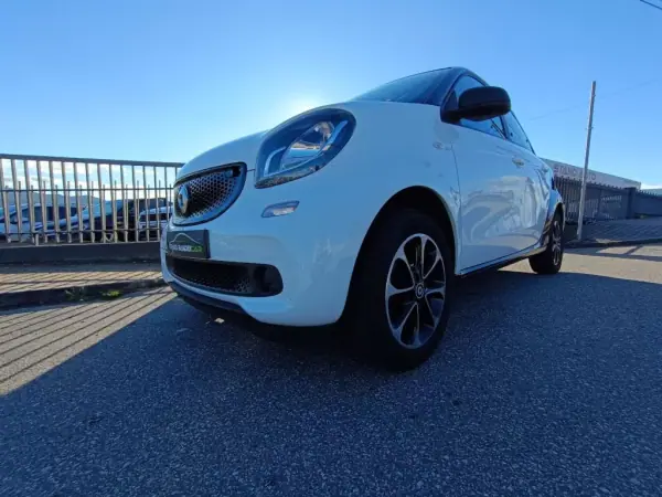 Smart ForFour 2016 - 9900 EUR, 66000 km - AUTO.MOTO.pt - 66000km - foto 9 de 25