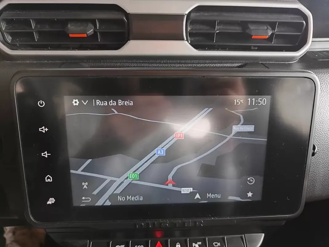 Dacia Duster 2023 - 16750 EUR, 65400 km - AUTO.MOTO.pt - 65400km - foto 27 de 35