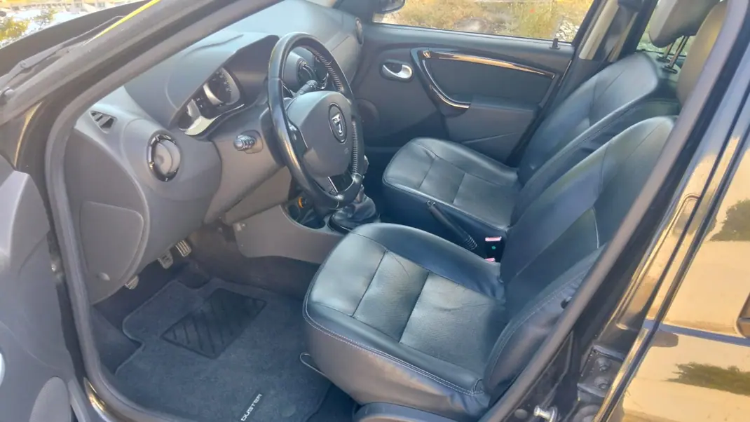 Dacia Duster 2010 - 7650 EUR, 223003 km - 223003km - foto 8 de 12