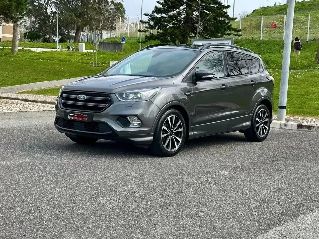 Ford Kuga 2017 - 16490 EUR, 75000 km - AUTO.MOTO.pt - 75000km - foto 22 de 60