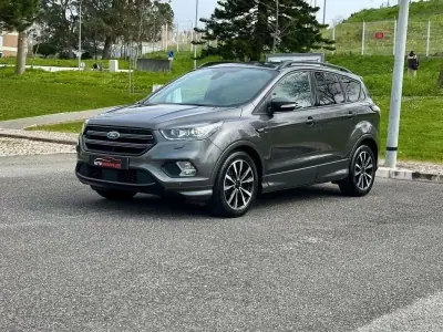 Ford Kuga 2017 - 16490 EUR, 75000 km - AUTO.MOTO.pt - 75000km - foto 22 de 60