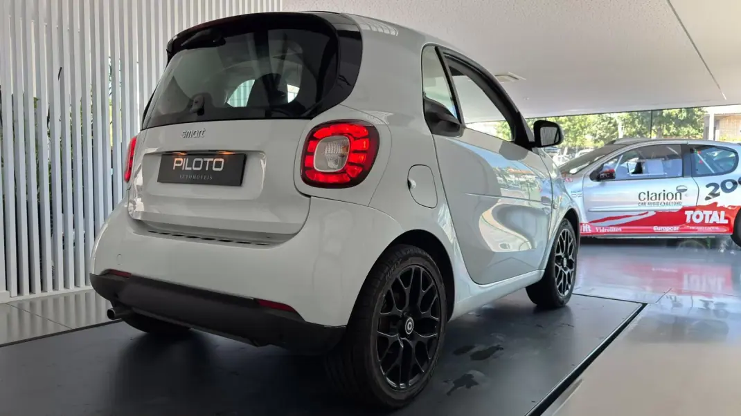 Smart ForTwo 2016 - 9990 EUR, 86291 km - 86291km - foto 9 de 23