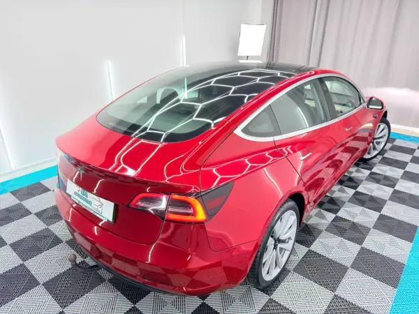 Tesla Model 3 2019 - 19250 EUR, 158000 km - AUTO.MOTO.pt - 158000km - foto 8 de 23