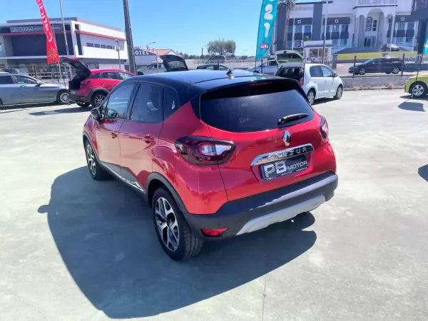 Renault Captur 2019 - 19250 EUR, 86490 km - AUTO.MOTO.pt - 86490km - foto 5 de 10