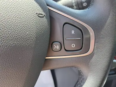 Renault Clio 2017 - 10950 EUR, 112648 km - AUTO.MOTO.pt - 112648km - foto 29 de 45