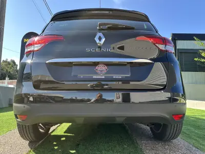 Renault Scénic 2016 - 10900 EUR, 220000 km - AUTO.MOTO.pt - 220000km - foto 18 de 66