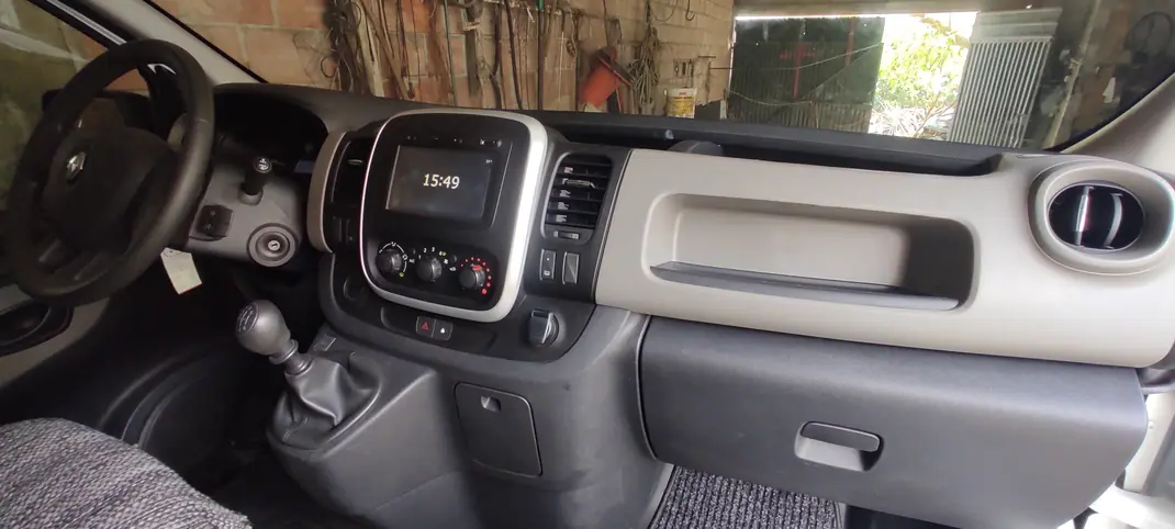 Renault Trafic 1.6DCi L1H1 2018 - 22800 EUR, 49500 km - AUTO.MOTO.pt - 49500km - foto 6 de 7