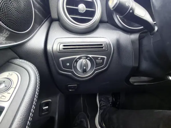 Mercedes-Benz GLC 220 2020 - 43500 EUR, 98000 km - AUTO.MOTO.pt - 98000km - foto 27 de 35