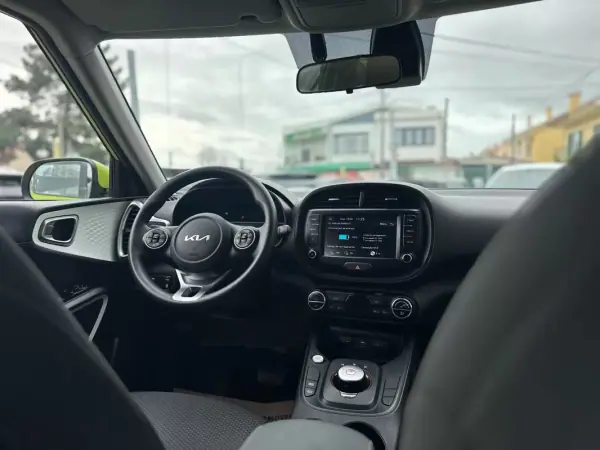 Kia e-Soul 2021 - 15900 EUR, 69728 km - AUTO.MOTO.pt - 69728km - foto 29 de 30