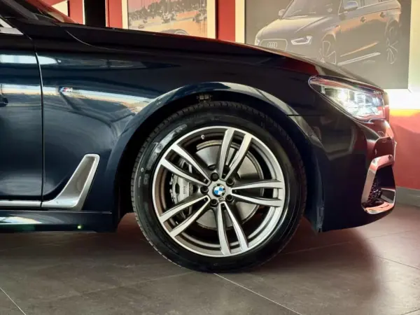 BMW 730 2017 - 44990 EUR, 79085 km - AUTO.MOTO.pt - 79085km - foto 8 de 30