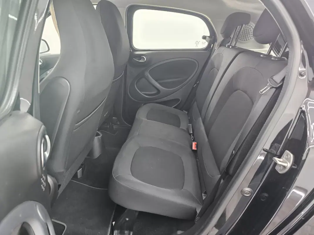 Smart ForFour 2019 - 11000 EUR, 70757 km - 70757km - foto 8 de 29