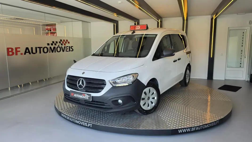 Mercedes-Benz Citan 2025 - 24950 EUR, 10603 km - AUTO.MOTO.pt - 10603km - foto 12 de 50