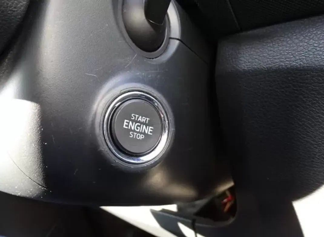 Skoda Fabia Break 2022 - 15700 EUR, 43596 km - 43596km - foto 7 de 28