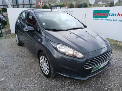 Ford Fiesta 2013 - 7200 EUR, 106782 km - AUTO.MOTO.pt - 106782km - foto 5 de 26