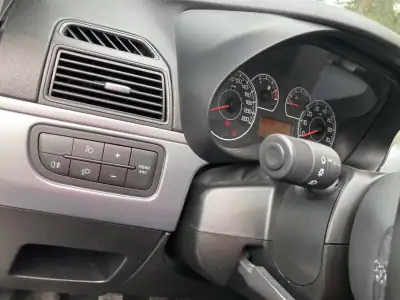 Fiat Punto 2010 - 6500 EUR, 174000 km - AUTO.MOTO.pt - 174000km - foto 9 de 15