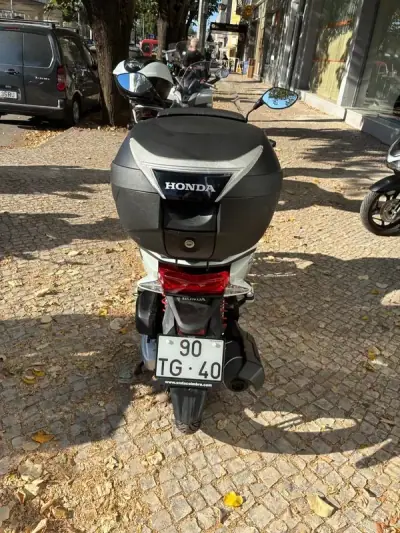 Honda PCX 125 2017 - 2150 EUR, 27871 km - foto 2 de 15