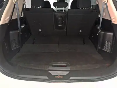 Nissan X-Trail 2016 - 15000 EUR, 150000 km - AUTO.MOTO.pt - 150000km - foto 18 de 28